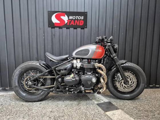 TRIUMPH BONNEVILLE BOBBER 1200 